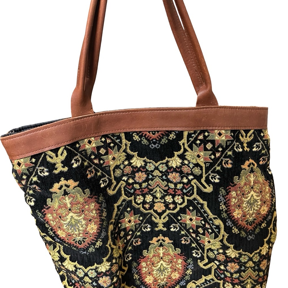 Tote Bag EUC Needlepoint Design, open nylon interior, no top closure, Made USA - Picture 13 of 14